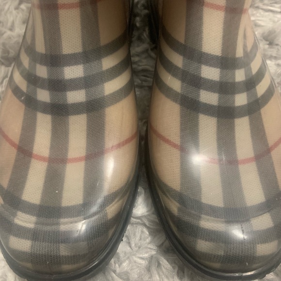 Burberry Rainboots size 7 - Picture 1 of 8